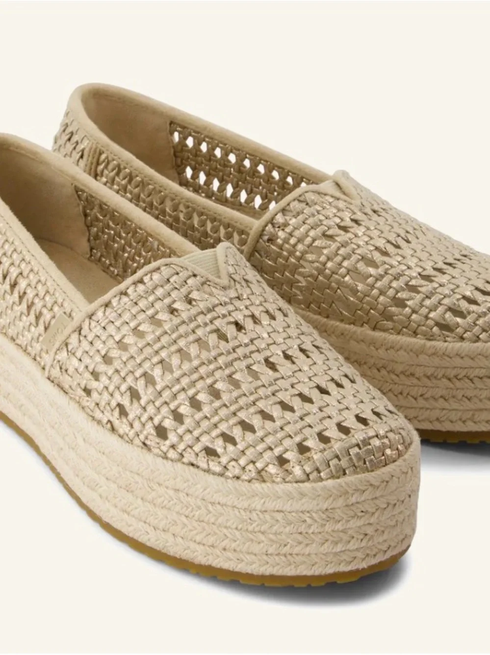 TOMS Espadrilles (gold).